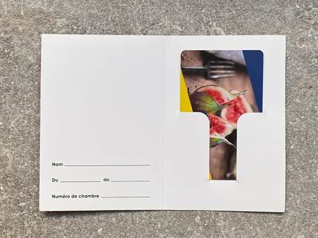 Logózott kulcskártyatartó kihajtható zsebes