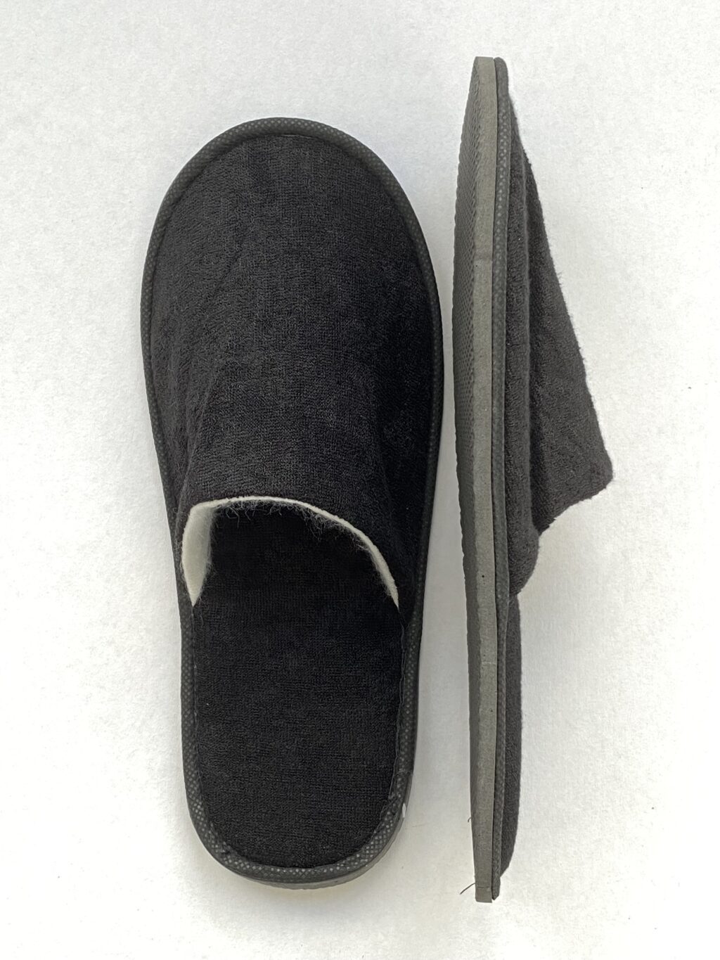 Zárt fekete frottír papucs (LT) 29,2 cm fekete vetex zsákban