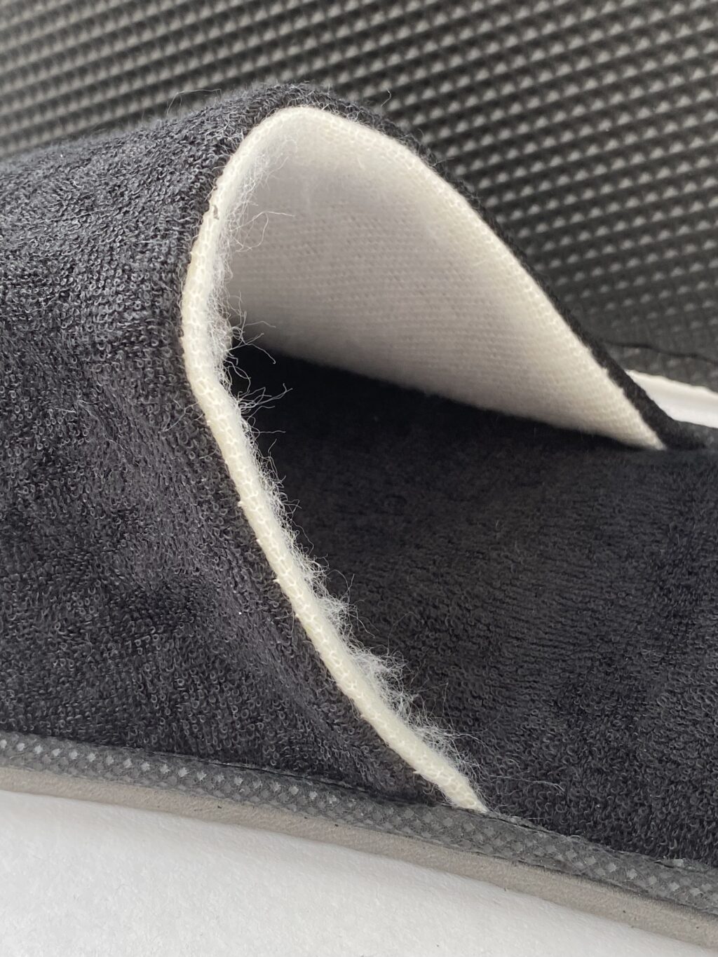 Zárt fekete frottír papucs (LT) 29,2 cm fekete vetex zsákban