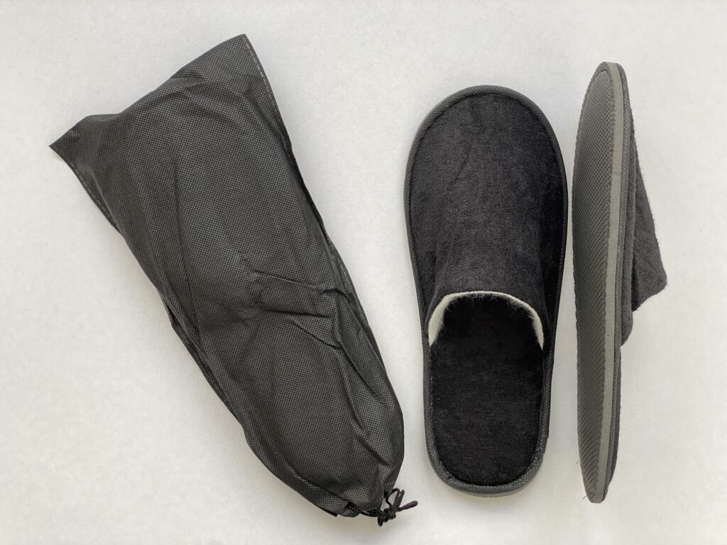 Zárt fekete frottír papucs (LT) 29,2 cm fekete vetex zsákban