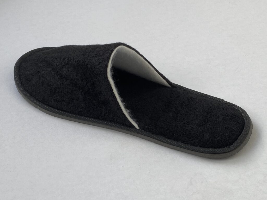 Zárt fekete frottír papucs (LT) 29,2 cm fekete vetex zsákban