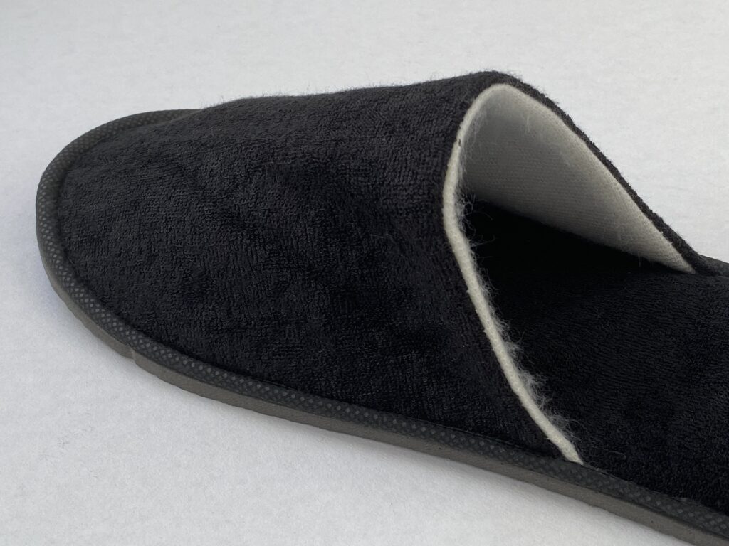 Zárt fekete frottír papucs (LT) 29,2 cm fekete vetex zsákban