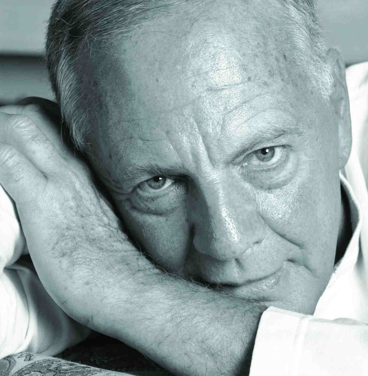 Loris Azzaro portréja