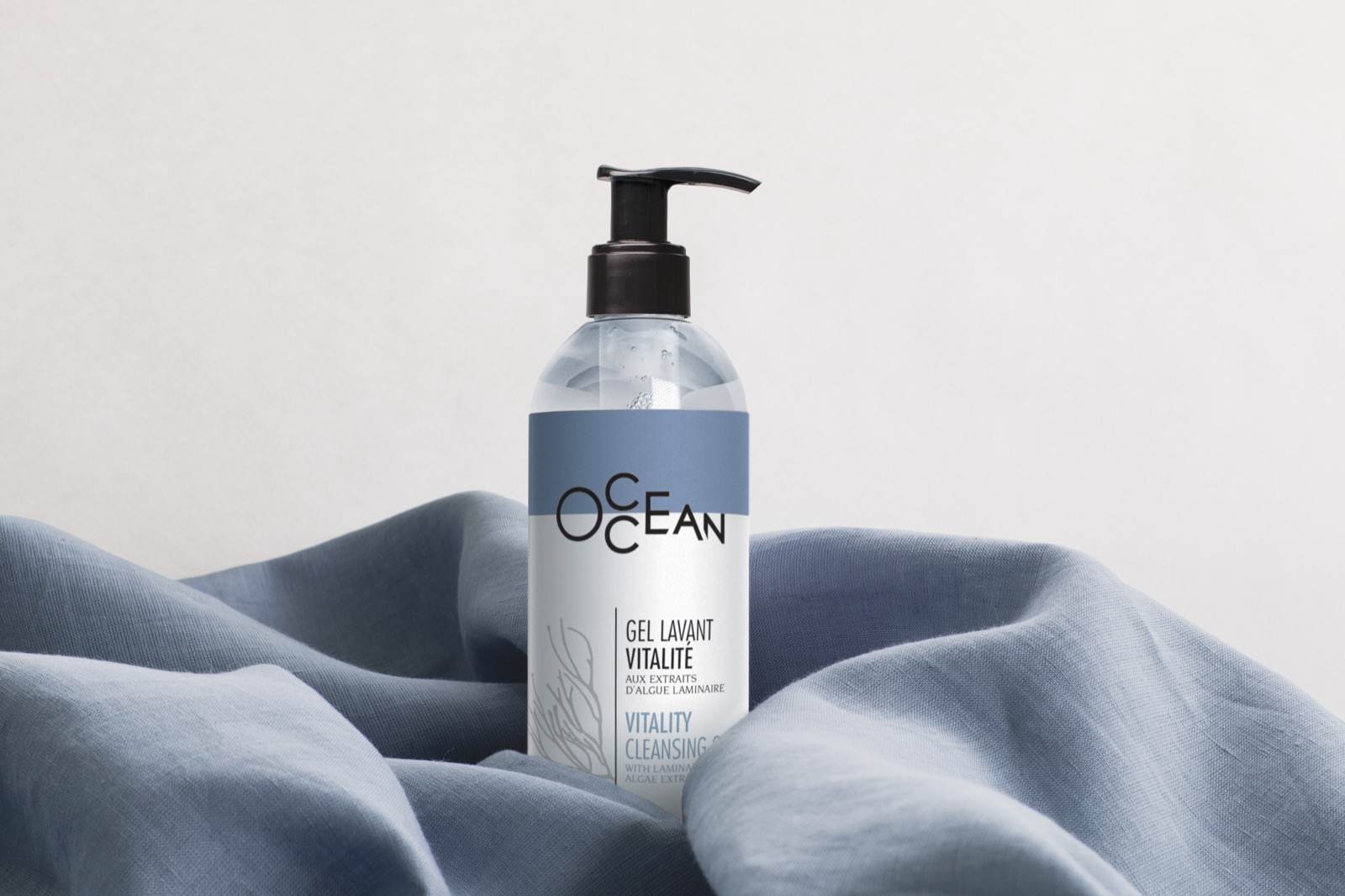Occean Vitality Cleansing Gel 300 ml-es Ecopump adagoló világoskék textilen