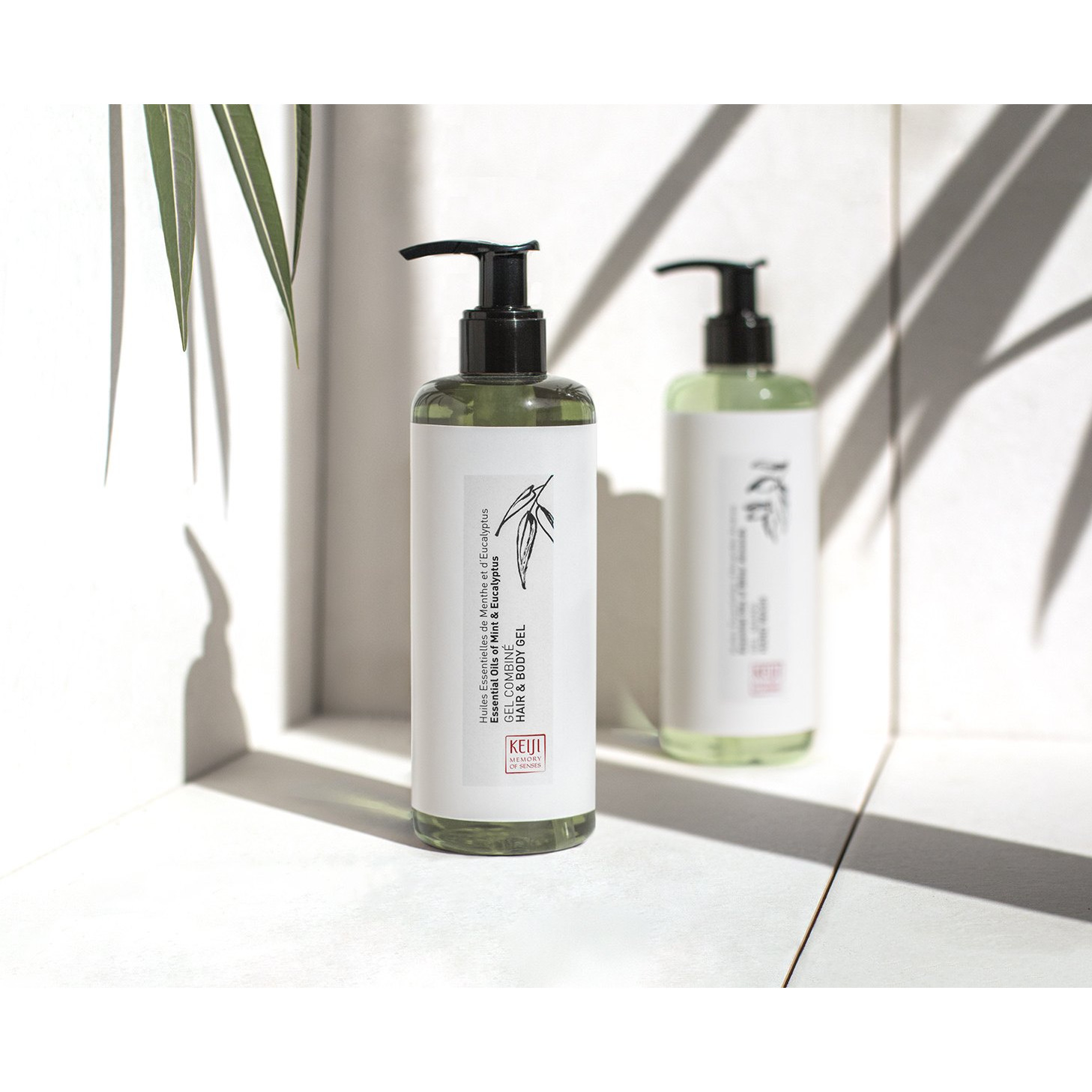 Keiji 300 ml-es Ecopump adagolók pálmalevél árnyékában